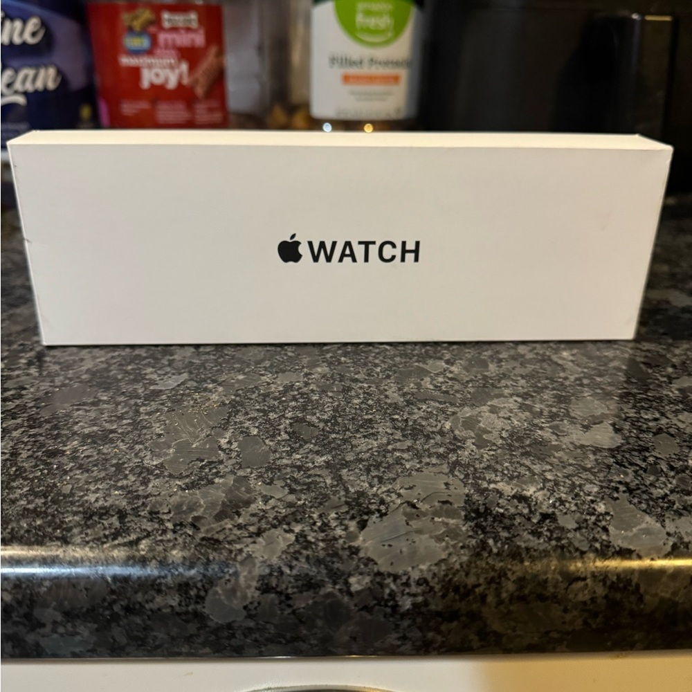 Apple Watch brand new SE - gen 2 40MM watch/phone
